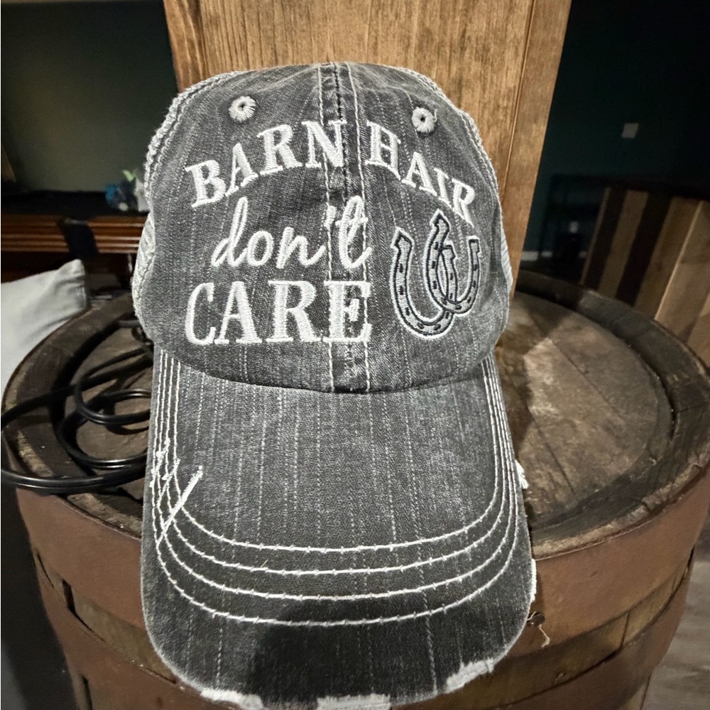 Katydid Barn Hair, Don’t Care hat